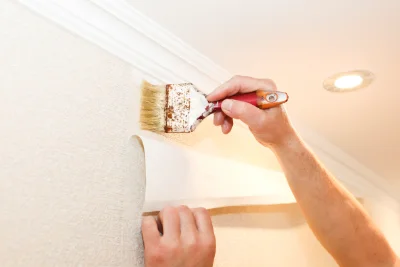 Pose de papier peint à Marnes — revêtements muraux et toiles de verre